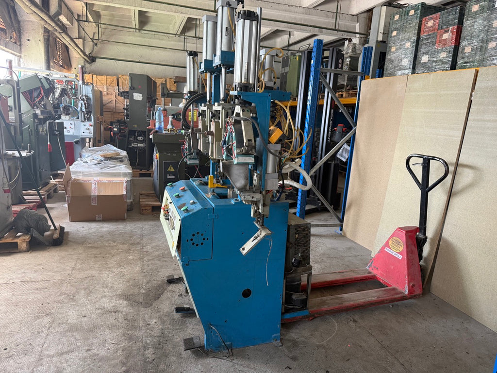 Alfa Meccanica 4 stations backpart moulding system