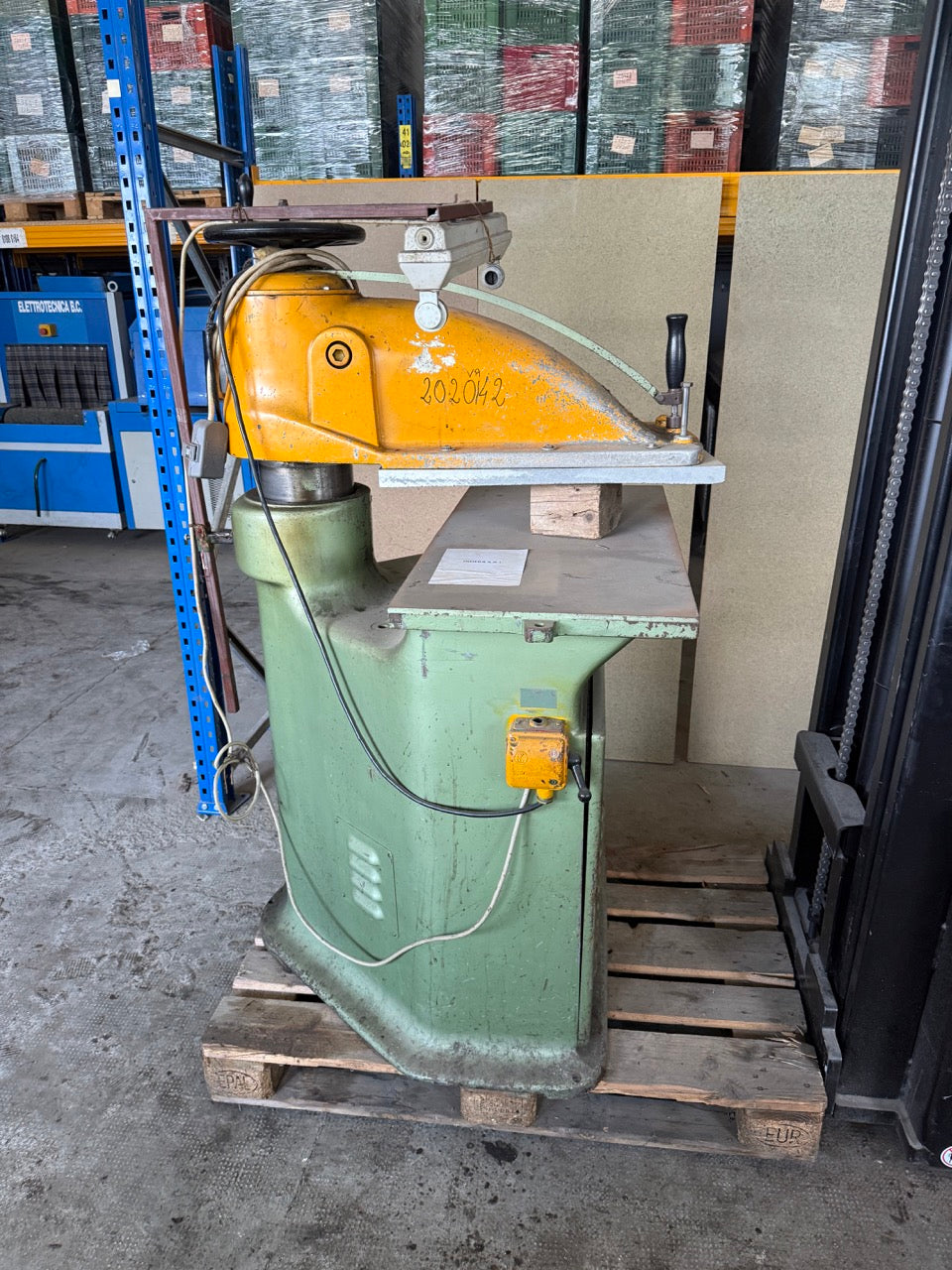 Schön hydraulic click press / cutting machine