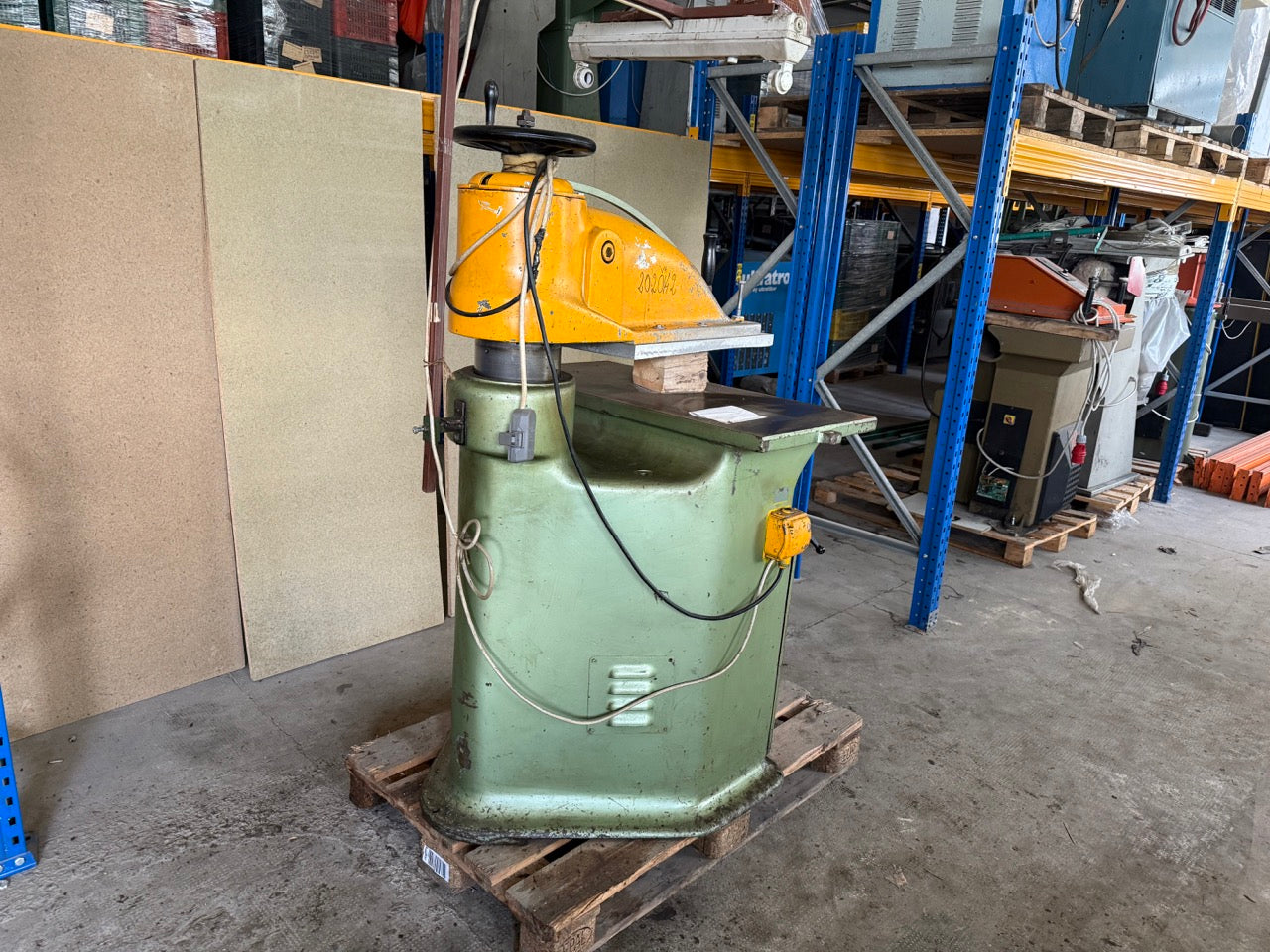 Schön hydraulic click press / cutting machine