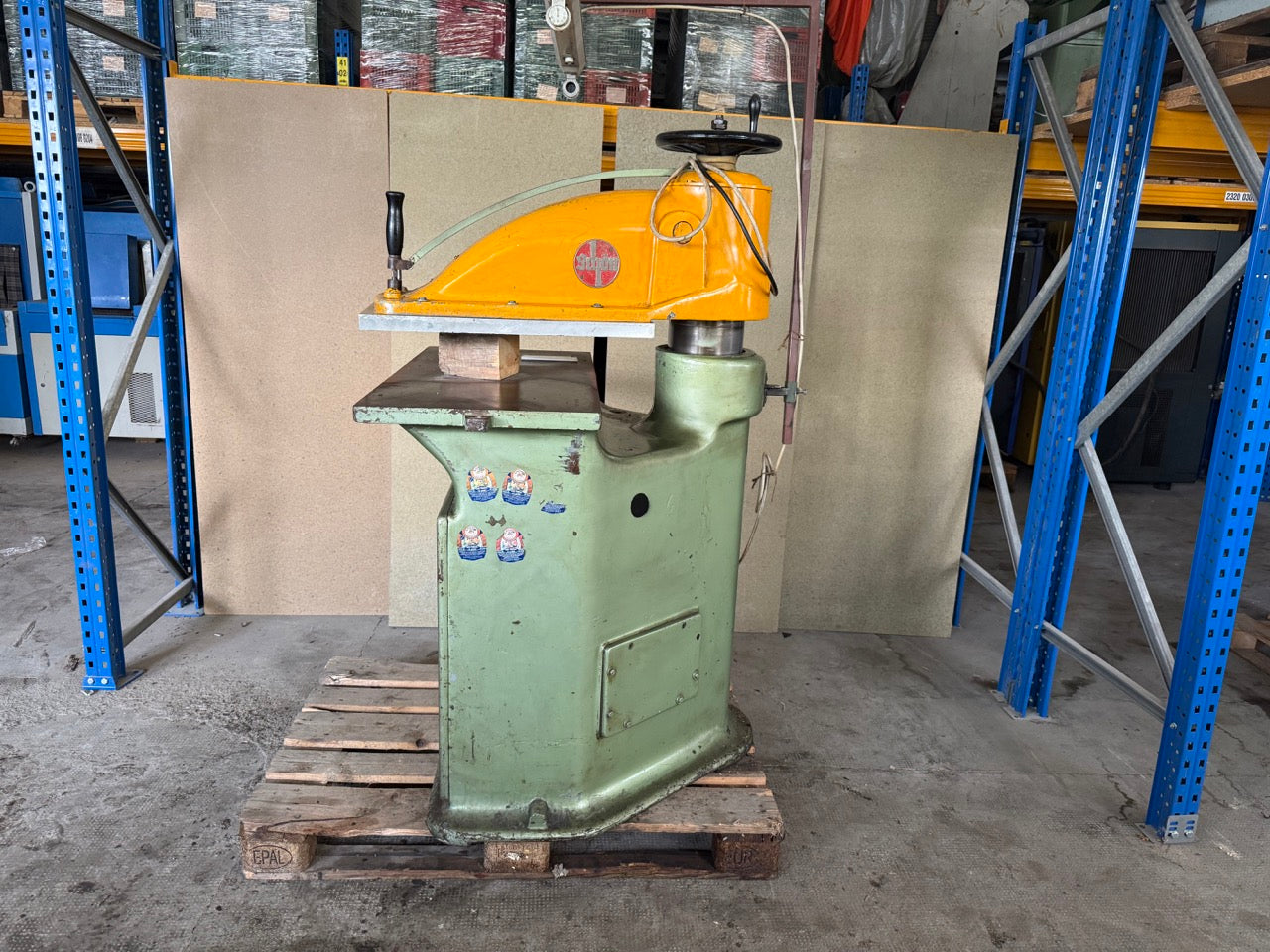 Schön hydraulic click press / cutting machine