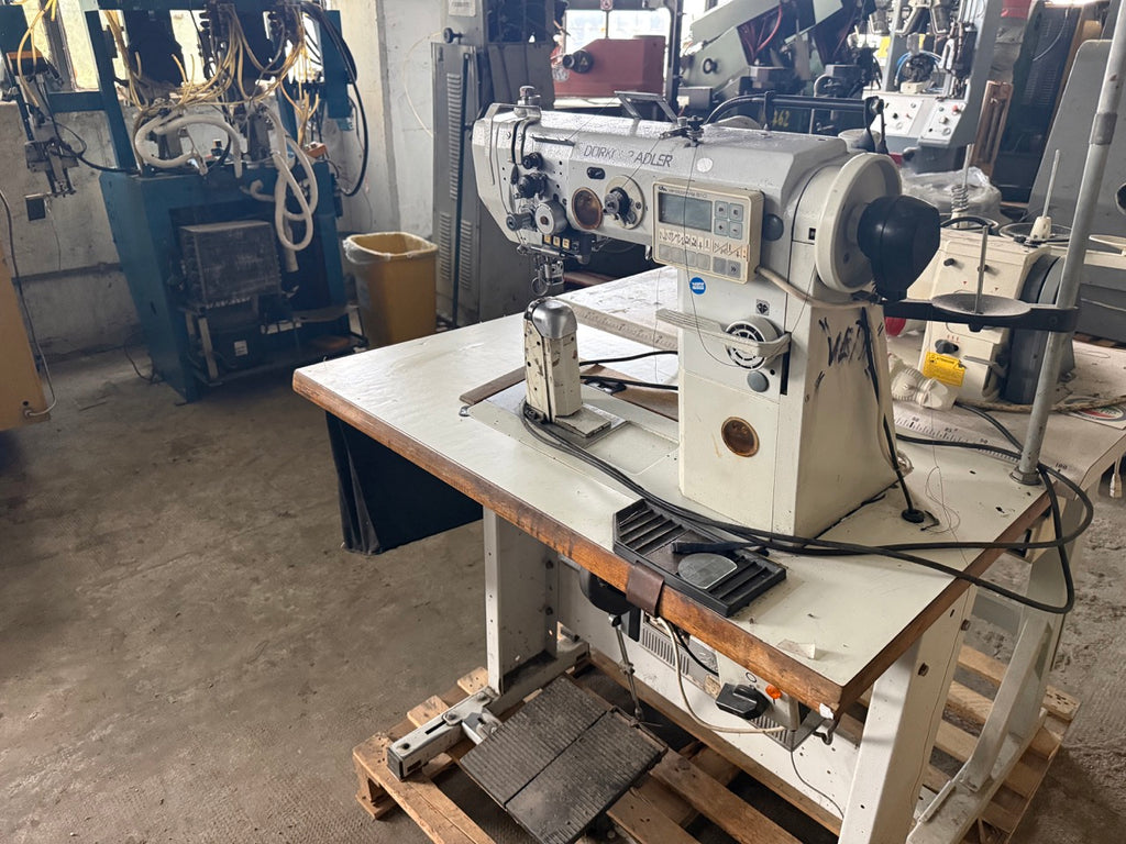 Dürkopf Adler 888 post-bed industrial stitching machine