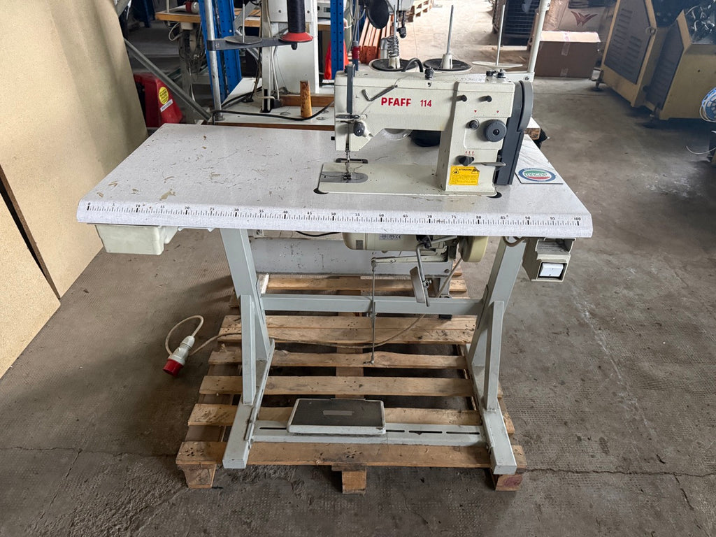 Pfaff 114 industrial sewing machine