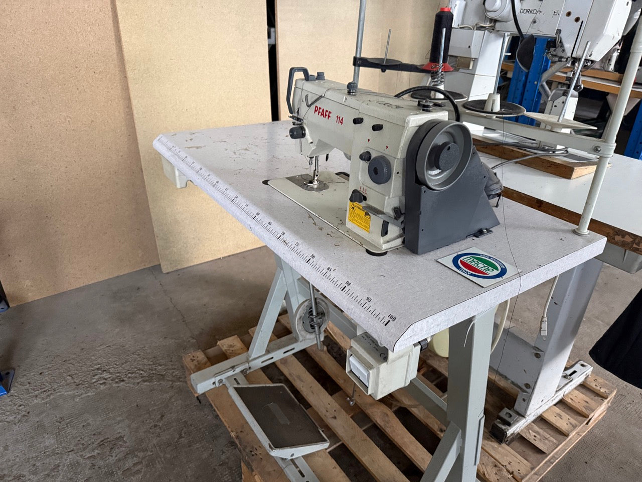 Pfaff 114 industrial sewing machine