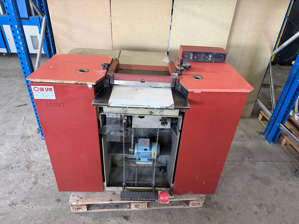 Camoga CN412 leather splitting machine