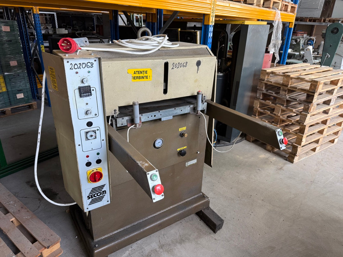SECOM PL101 leather embossing machine