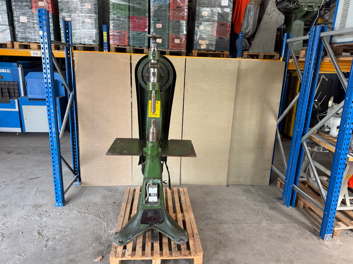Svit industrial automatic eyeletting or punch/riveting machine