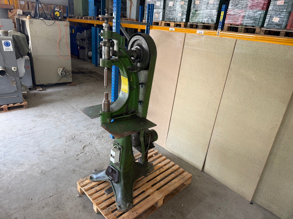 Svit industrial automatic eyeletting or punch/riveting machine