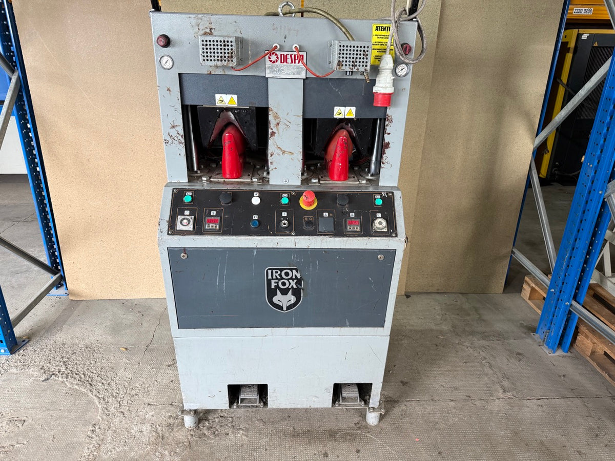 Iron Fox 2 stations backpart moulding system