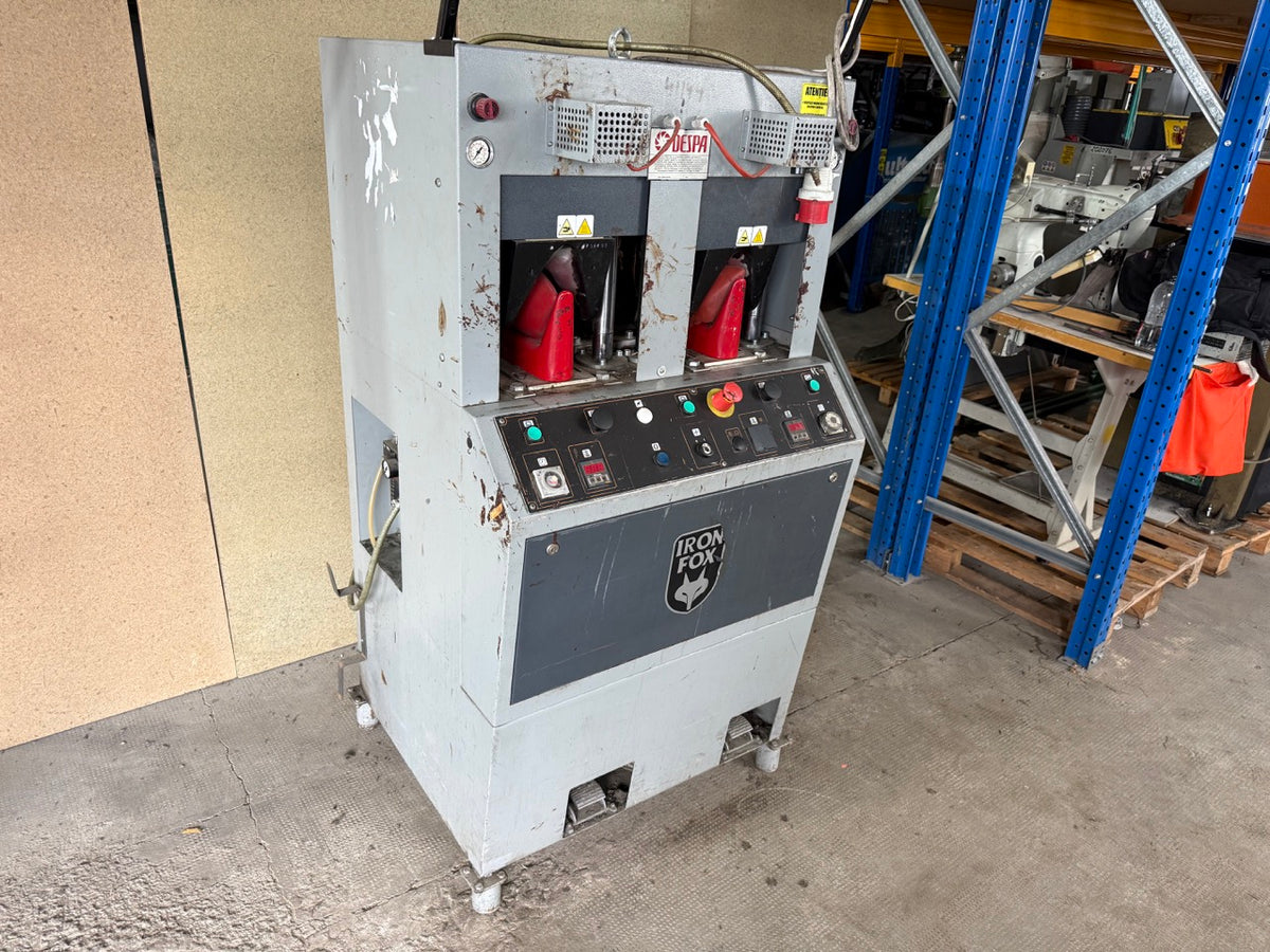 Iron Fox 2 stations backpart moulding system