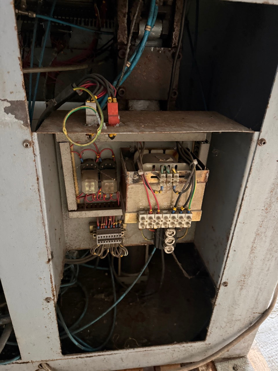 Backpart moulding system 2 stations