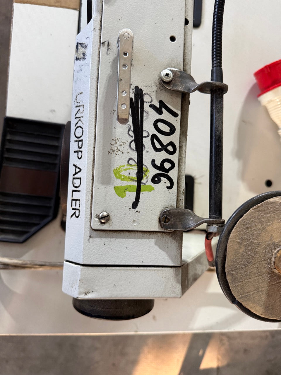 Dürkopf Adler 72527-101 flat-bed zig-zag sticth machine