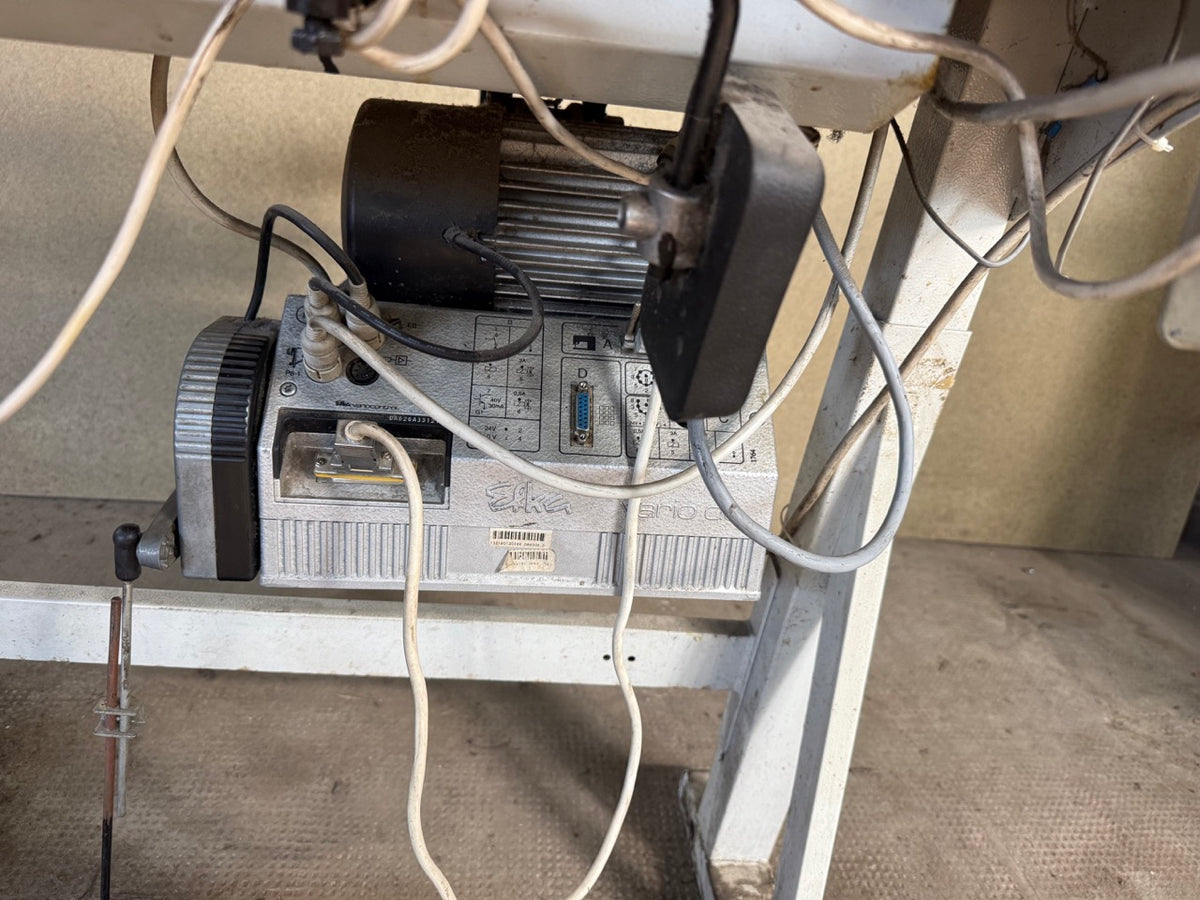 Dürkopf Adler 4280 post-bed industrial stitching machine